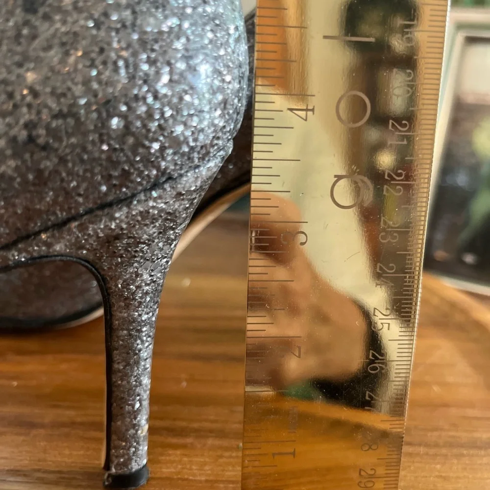 Kate Spade Silver Glitter Heels Size 7.5 Barbie Enchanted Metallic pump Fairy - Picture 7 of 9